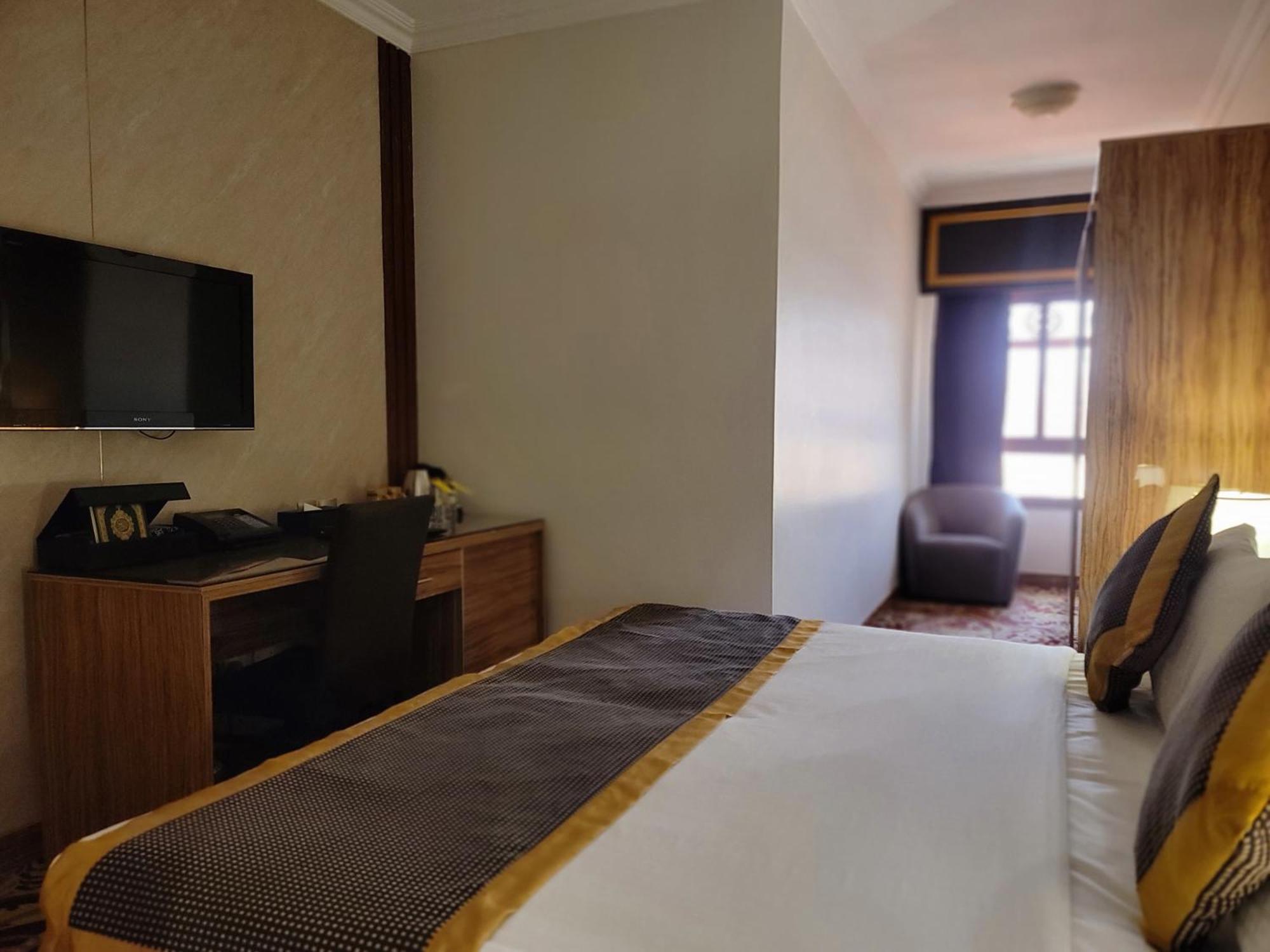 Golden Tulip Al Shakreen Medina Exterior foto